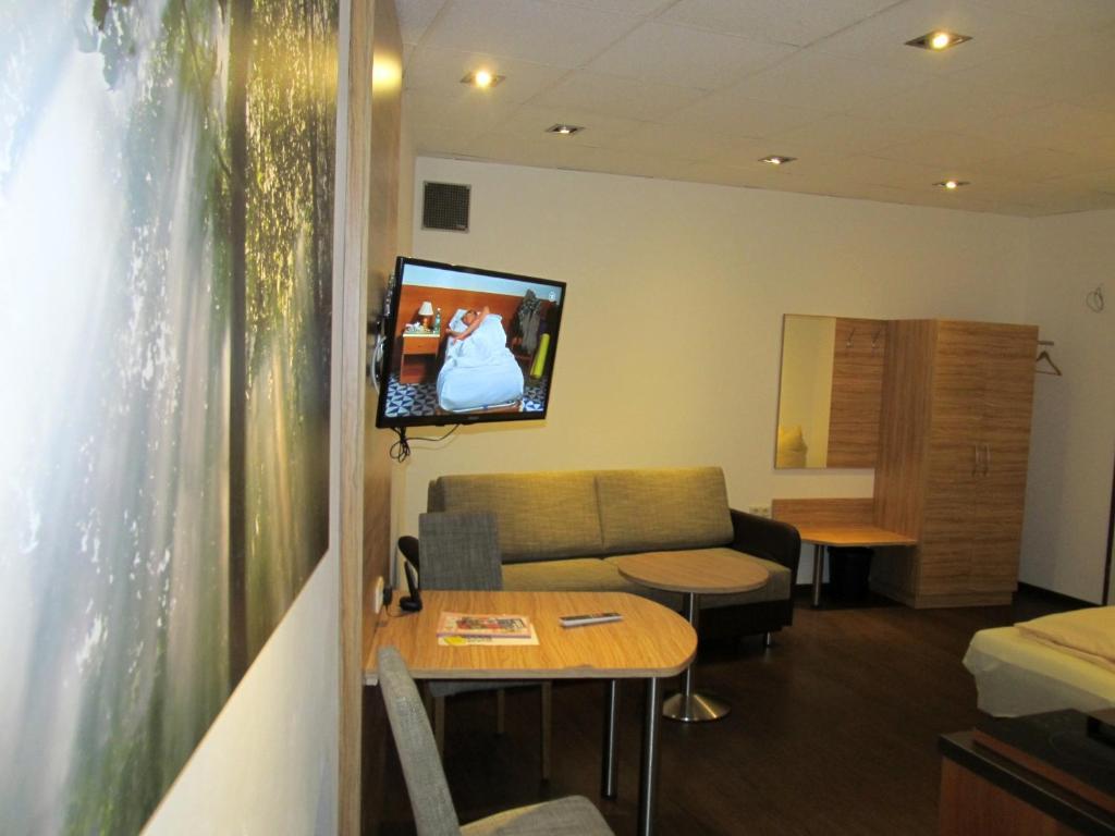 Zum Treppche Hotel Garni Gladenbach Δωμάτιο φωτογραφία